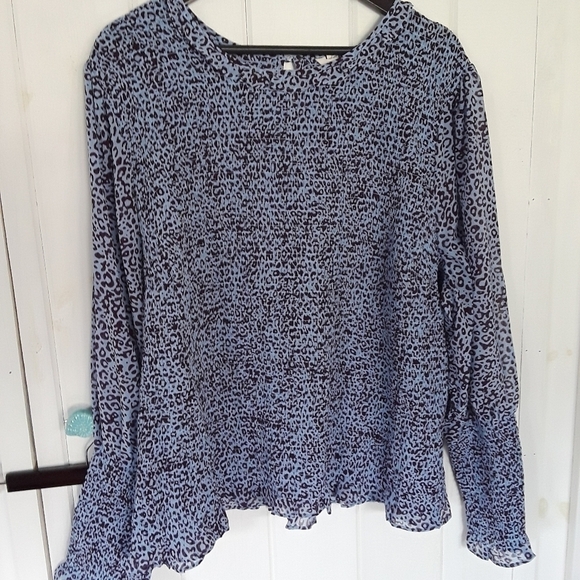 Smocked Animal Print Longsleeve Top Size 3X - Picture 4 of 11